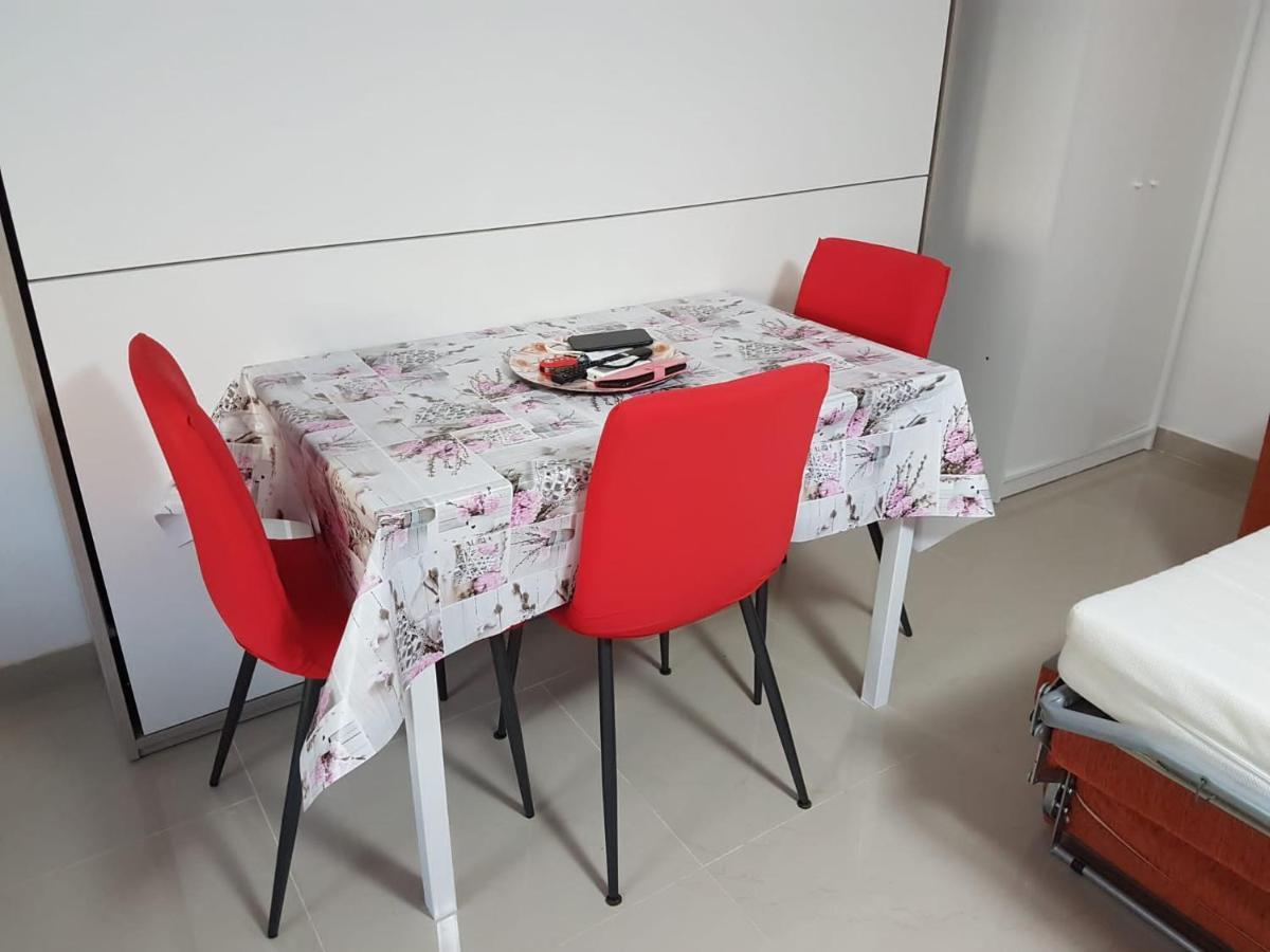 Sole...Mare...E...Spiaggie Bianche! Apartment Vada Ngoại thất bức ảnh