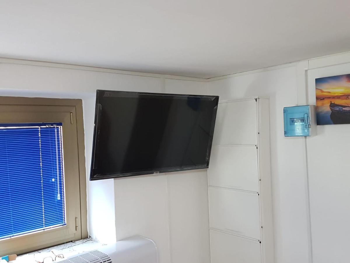 Sole...Mare...E...Spiaggie Bianche! Apartment Vada Ngoại thất bức ảnh