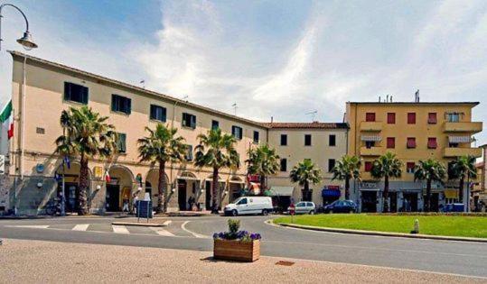 Sole...Mare...E...Spiaggie Bianche! Apartment Vada Ngoại thất bức ảnh