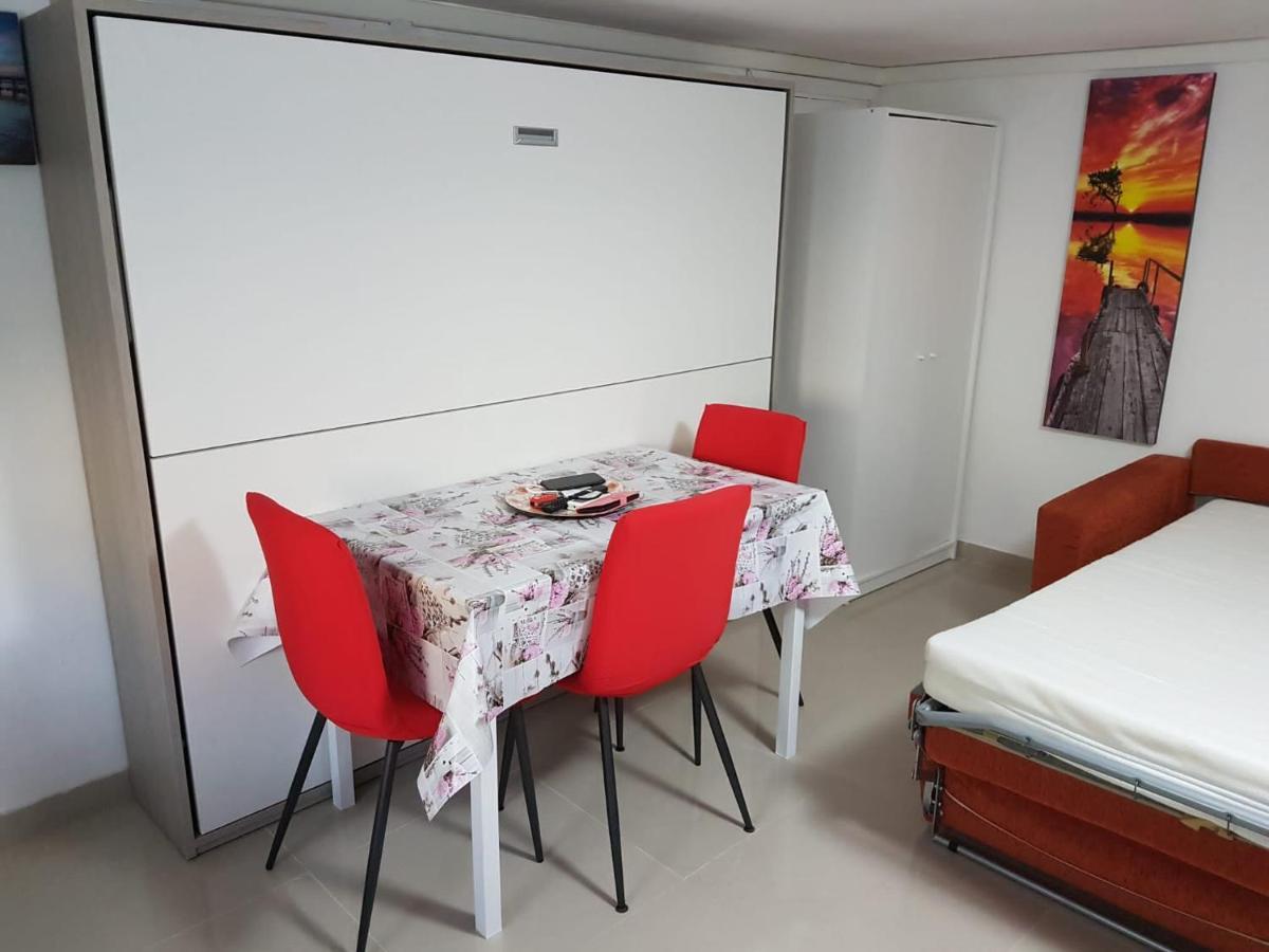 Sole...Mare...E...Spiaggie Bianche! Apartment Vada Ngoại thất bức ảnh